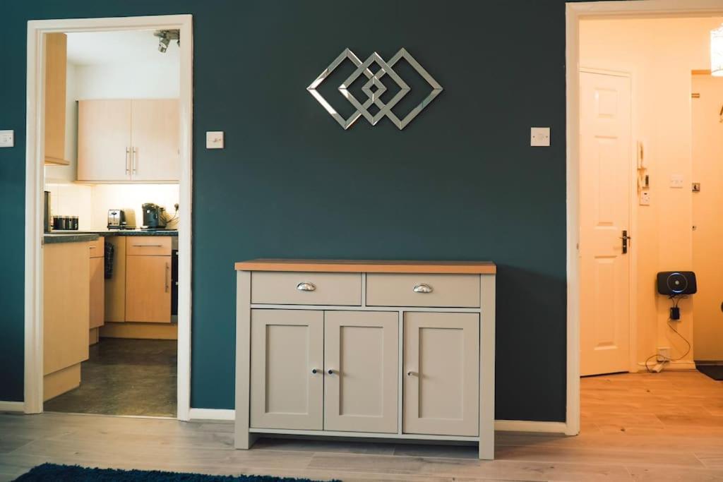 Modern 2 Bed Apartment Near City Centre Chelmsford Exteriör bild